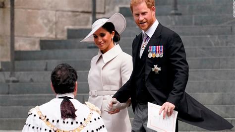 Meghan, Duchess of Sussex arrives at jubilee service in a chic